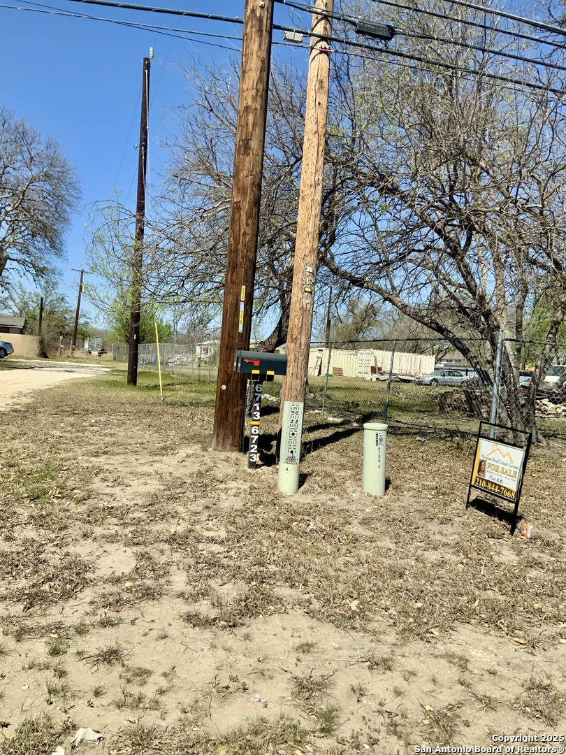 6723 West Commerce Street San Antonio, TX 78227 - Photo 1 of 23