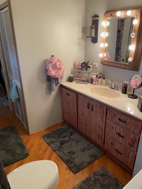 3401 Universal Road Pittsburgh, PA 15235 - Photo 27 of 35 a bathroom with a sink a vanity and mirror