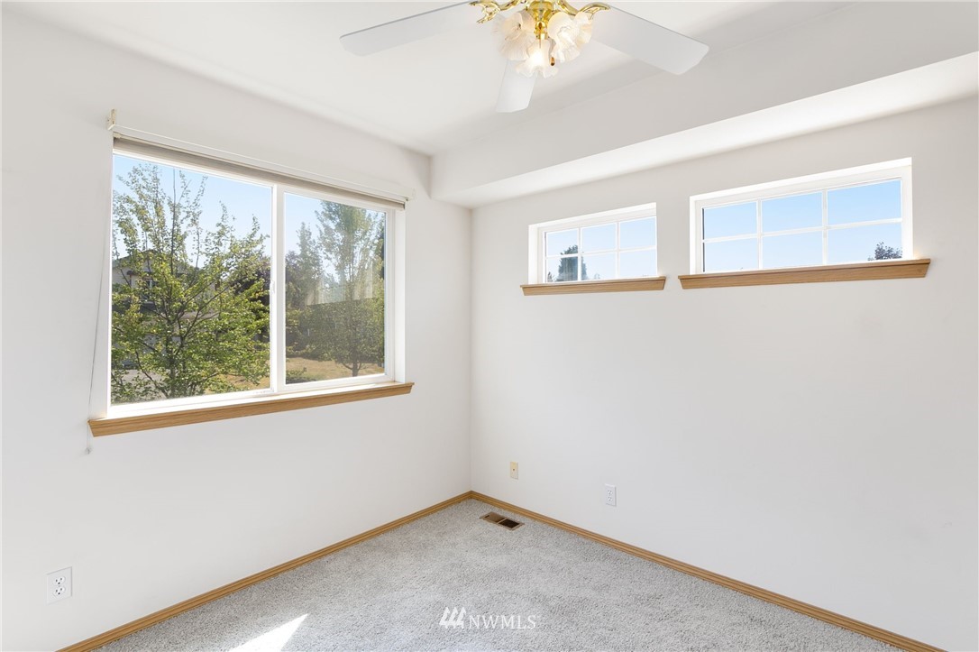 12226 Northeast 169th Street Bothell, WA 98011 - Photo 18 of 24 Gallery Image 18