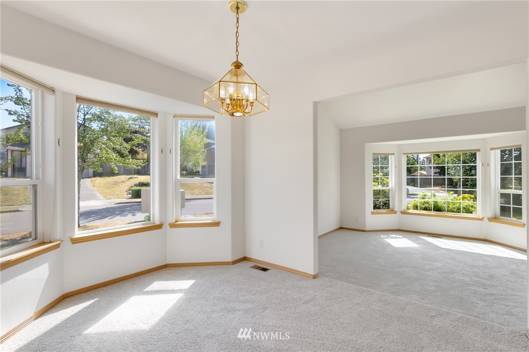 12226 Northeast 169th Street Bothell, WA 98011 - Photo 6 of 24 Gallery Image 6
