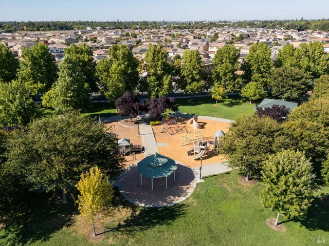 $599,999 | 1305 Valley Glen Drive, Dixon, CA 95620