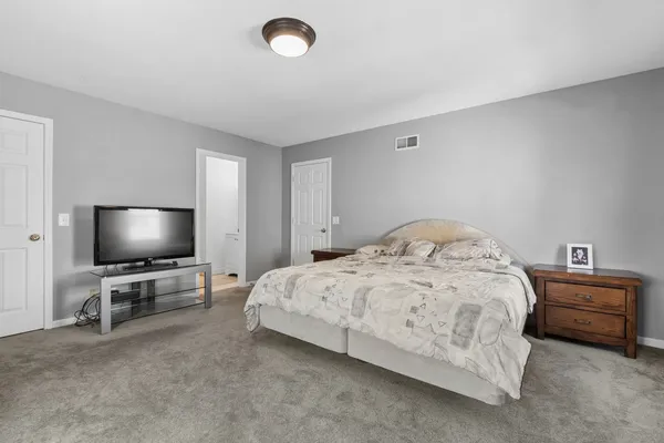 $499,900 | 917 Shambliss Lane, Buffalo Grove, IL 60089