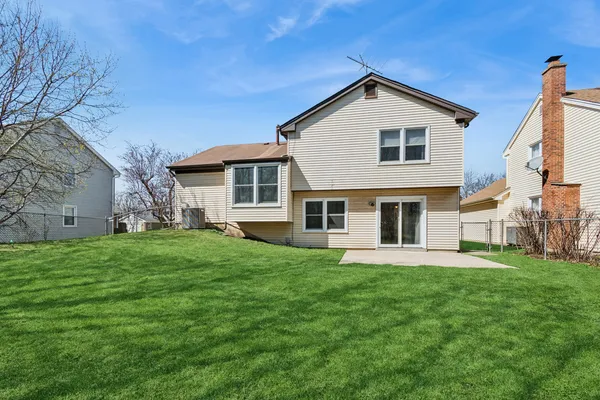 $499,900 | 917 Shambliss Lane, Buffalo Grove, IL 60089