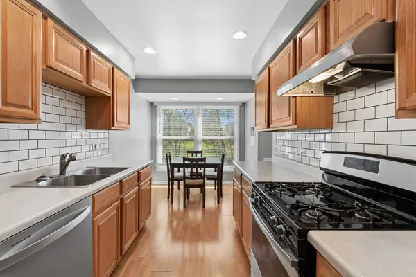 $499,900 | 917 Shambliss Lane, Buffalo Grove, IL 60089