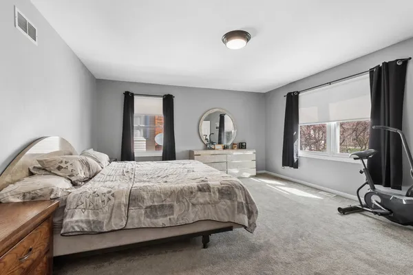 $499,900 | 917 Shambliss Lane, Buffalo Grove, IL 60089