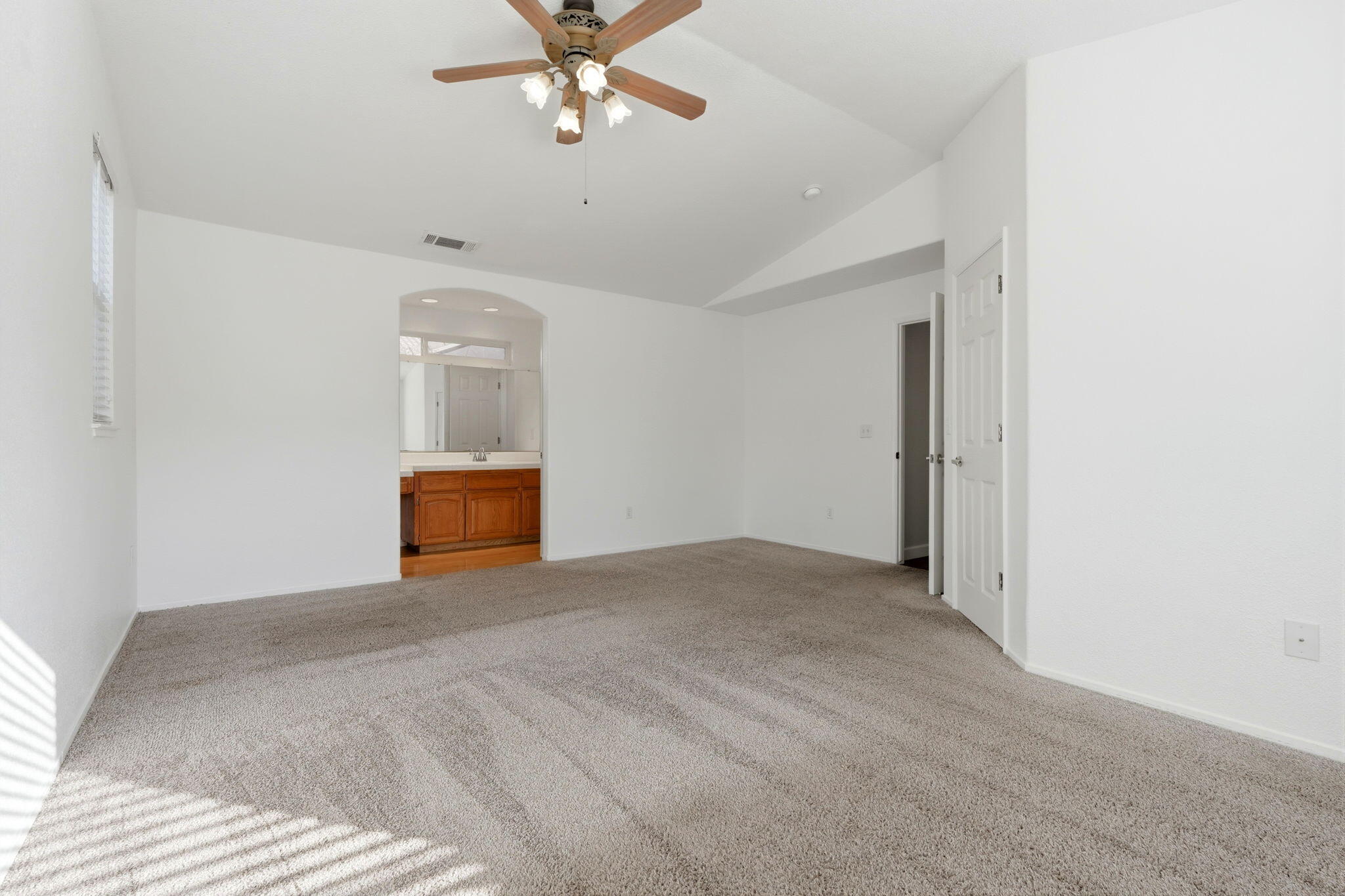 952 Scotland Street Lemoore, CA 93245 - Photo 41 of 53 Master Bedroom