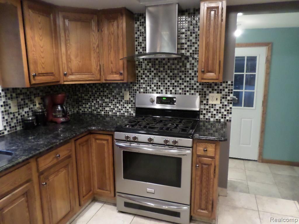 5335 Pyles Road Columbiaville, MI 48421 - Photo 10 of 27 Kitchen 4.jpg