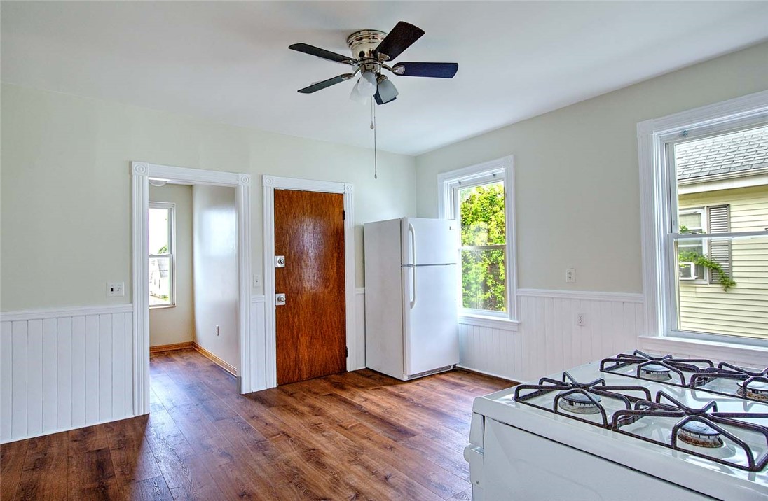 137 Hunts Avenue Pawtucket, RI 02861 - Photo 4 of 14
