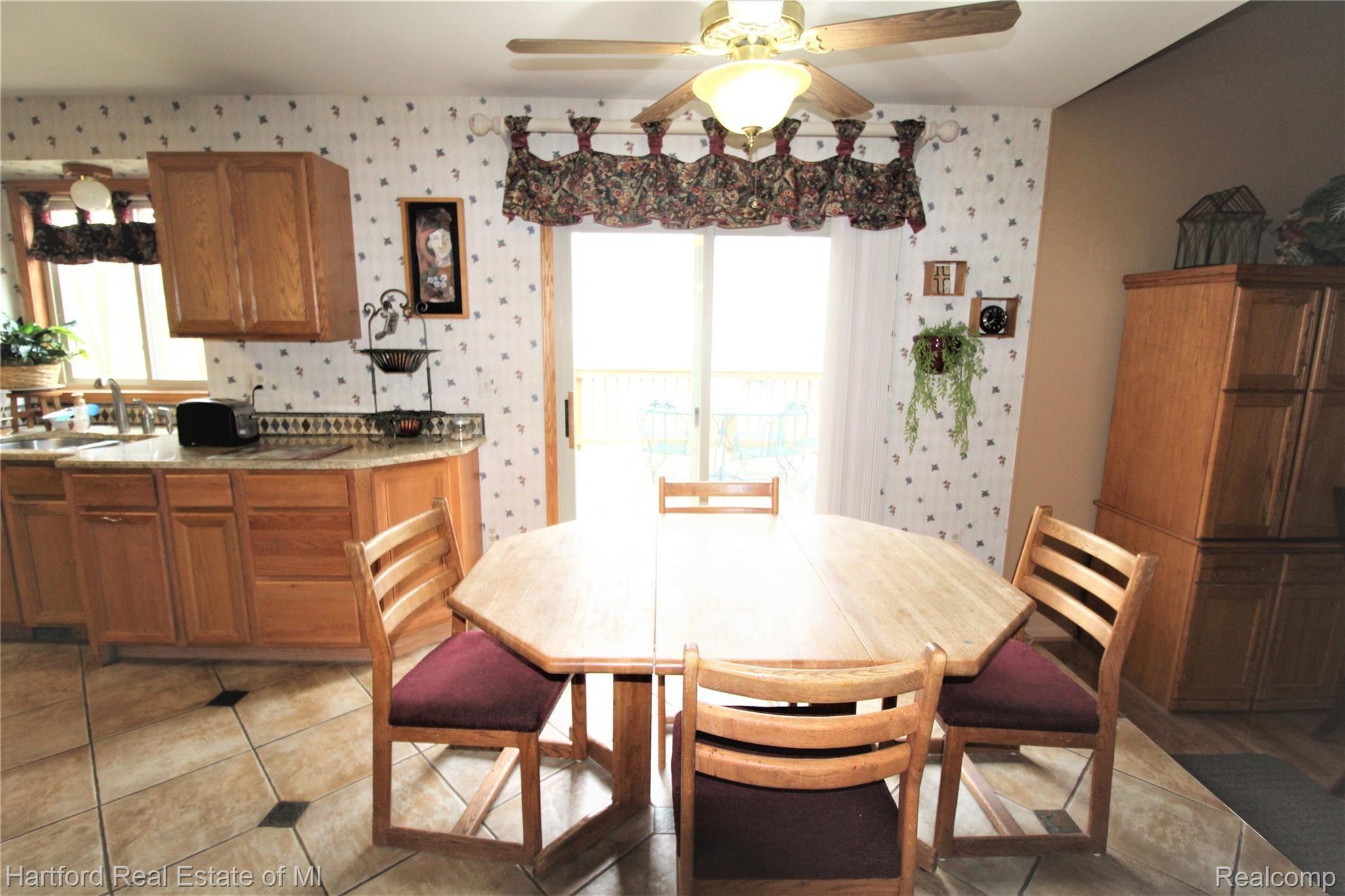 21507 Ruth Street Farmington, MI 48336 - Photo 6 of 21 IMG_4986 (2).JPG