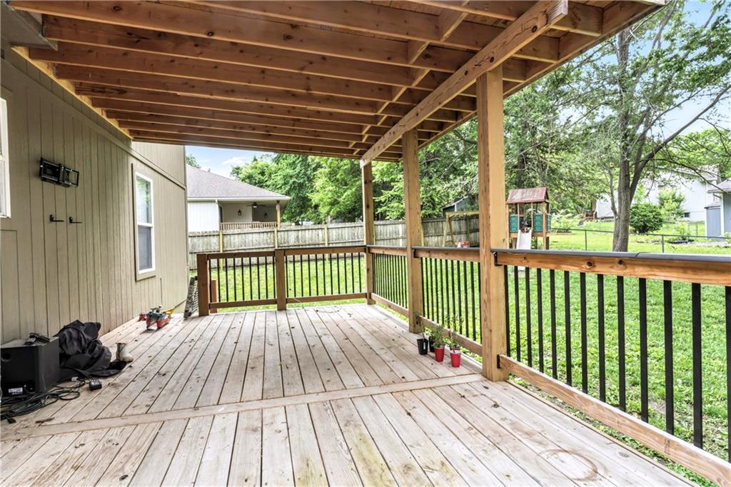 1409 Russell Road Pleasant Hill, MO 64080 - Photo 27 of 34