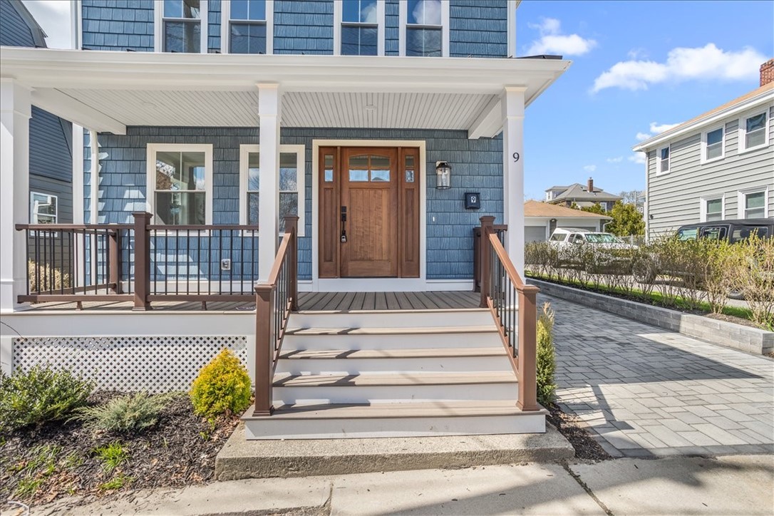 9 Whitwell Place Newport, RI 02840 - Photo 3 of 42