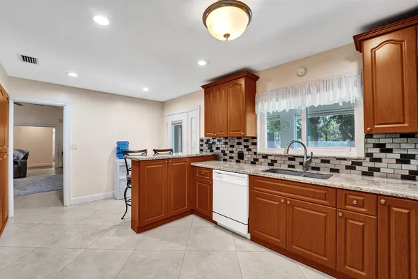 $724,972 | 5181 Southwest 89th Terrace, Cooper City, FL 33328