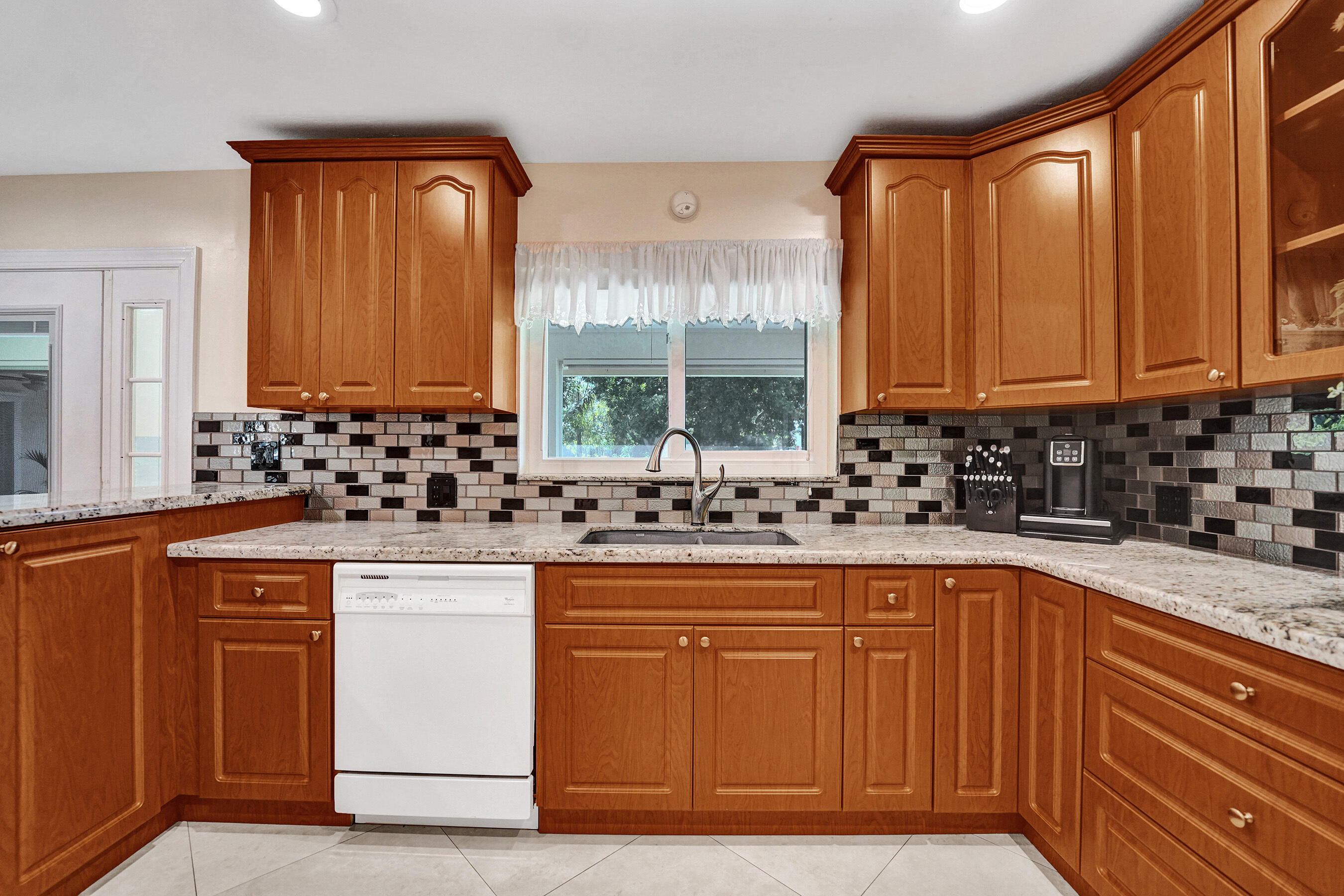 5181 Southwest 89th Terrace Cooper City, FL 33328 - Photo 17 of 56 DSC04504