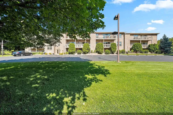 $364,900 | 1600 Rustic Oaks Court, Unit 23, Green Bay, WI 54301