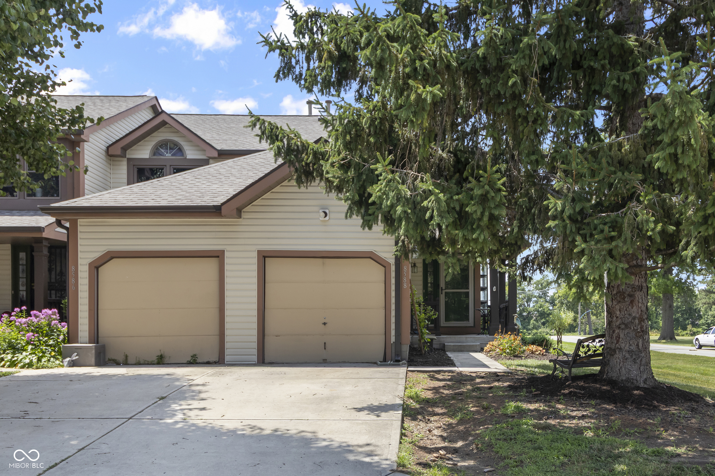 8588 Hague Road Indianapolis, IN 46256 - Photo 4 of 43 Gallery Image 4