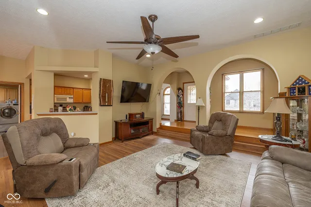 $359,900 | 218 Deer Trace Court, Pittsboro, IN 46167