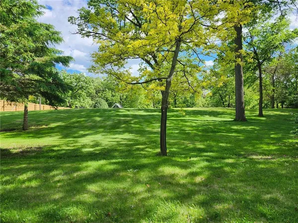 $585,000 | 15509 Robinwood Drive, Minnetonka, MN 55345