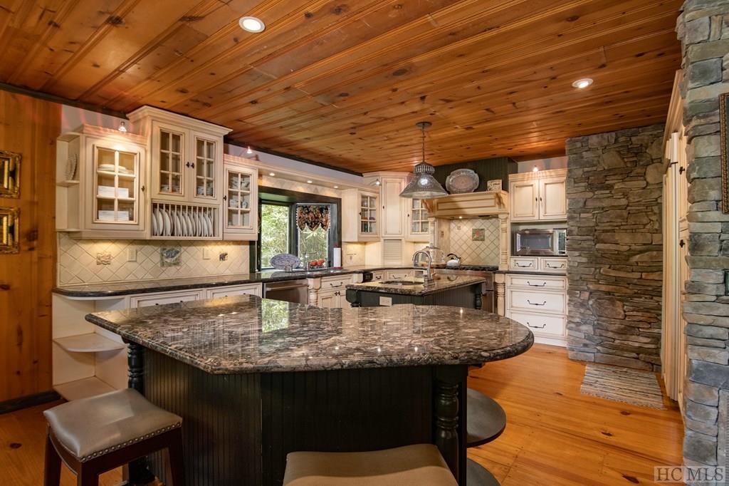 1026 North Norton Road Cashiers, NC 28717 - Photo 11 of 52 Gallery Image 11