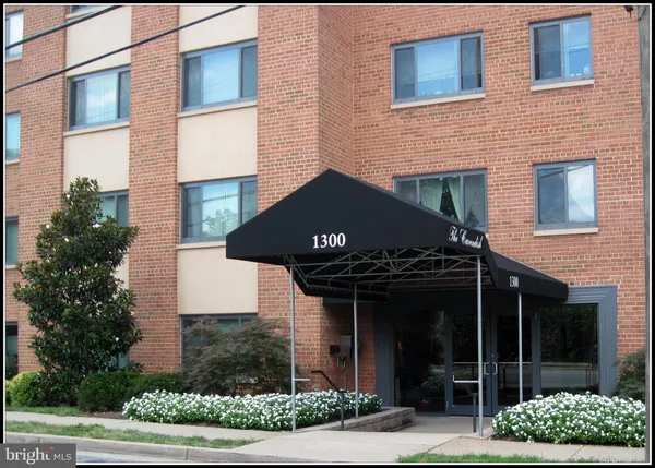 $1,625 | 1300 South Arlington Ridge Road, Unit 316, Arlington, VA 22202