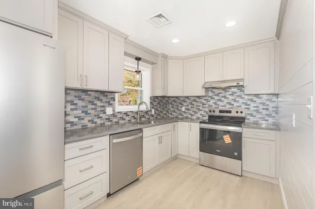 $385,000 | 1955 Dawn Road, Enola, PA 17025