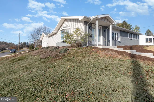 $385,000 | 1955 Dawn Road, Enola, PA 17025