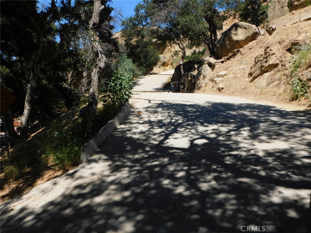 475 Box Canyon Road West Hills, CA 91304 - Photo 3 of 12