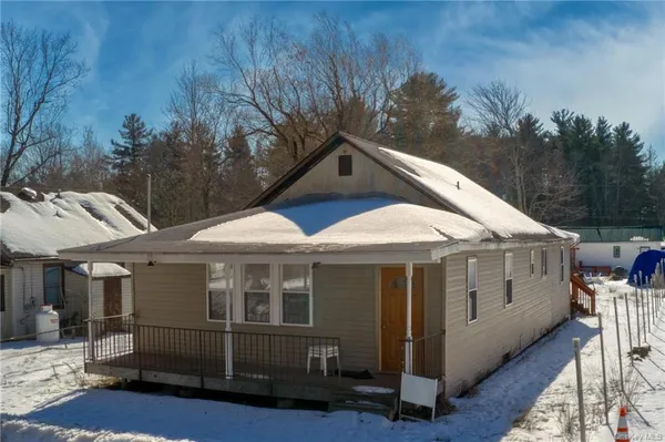 $1,950 | 10 Maple Avenue, Unit 1, Fallsburg, NY 12789