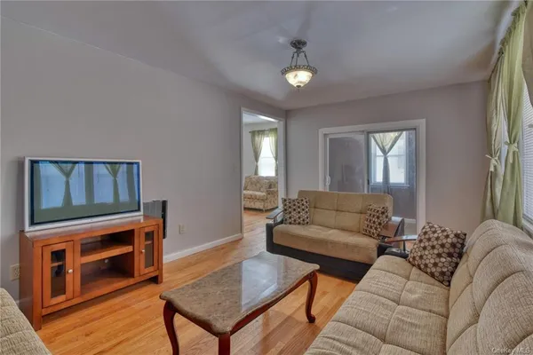 $1,950 | 10 Maple Avenue, Unit 1, Fallsburg, NY 12789