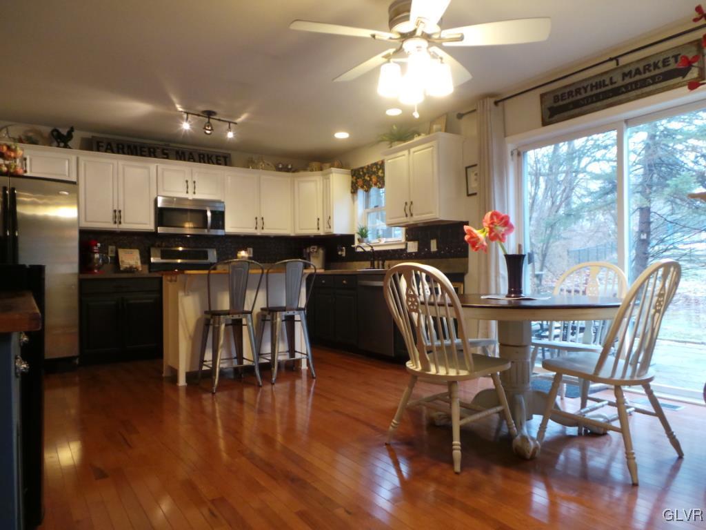 3690 Oakland Road Bethlehem, PA 18020 - Photo 10 of 42 Gallery Image 10