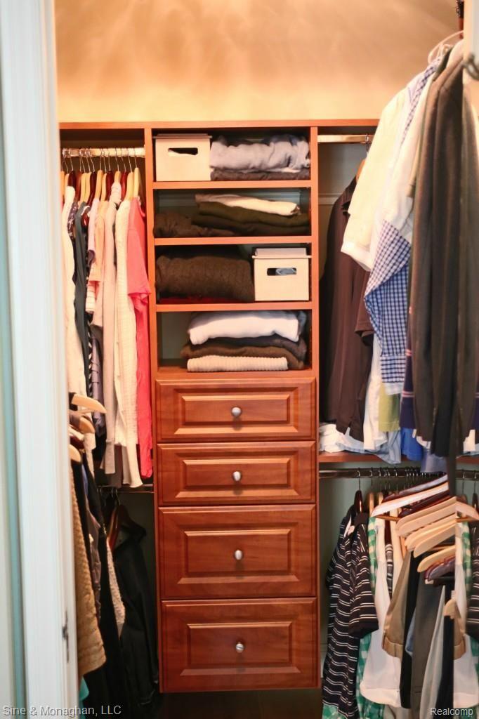 418 Moran Road Grosse Pointe, MI 48236 - Photo 20 of 34 img_1979.jpg