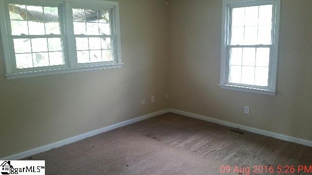 1217 Greenpond Road Fountain Inn, SC 29644 - Photo 5 of 6