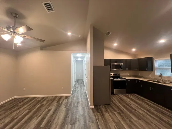 $1,750 | 23207 Northwest 179th Place, High Springs, FL 32643