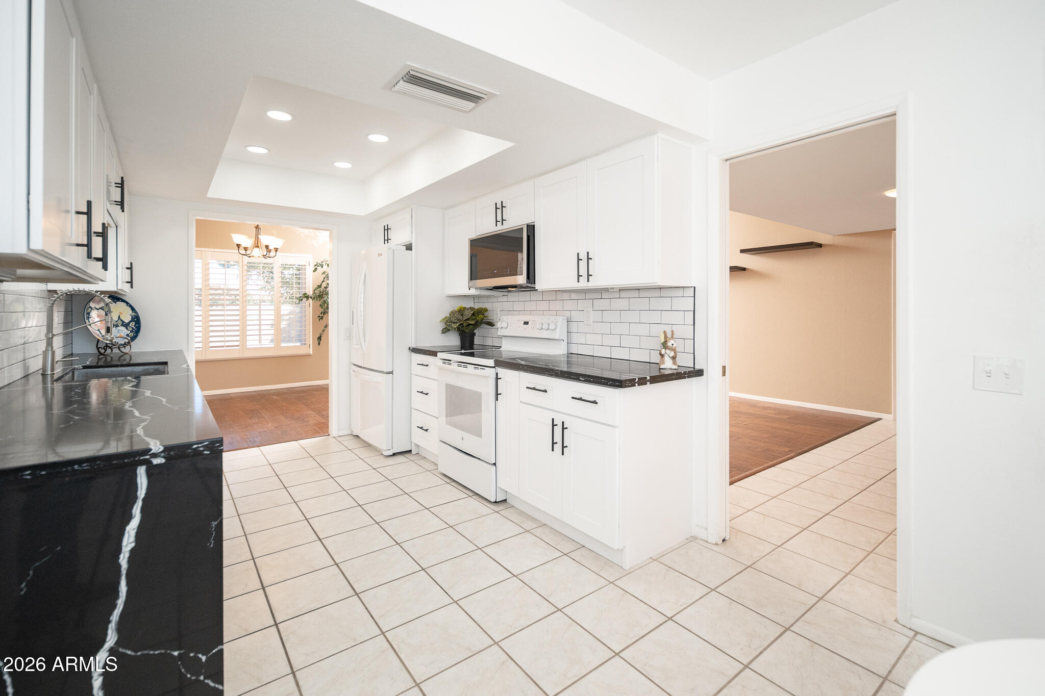 10004 West Pleasant Valley Road Sun City, AZ 85351 - Photo 19 of 57 16_Kitchen_03