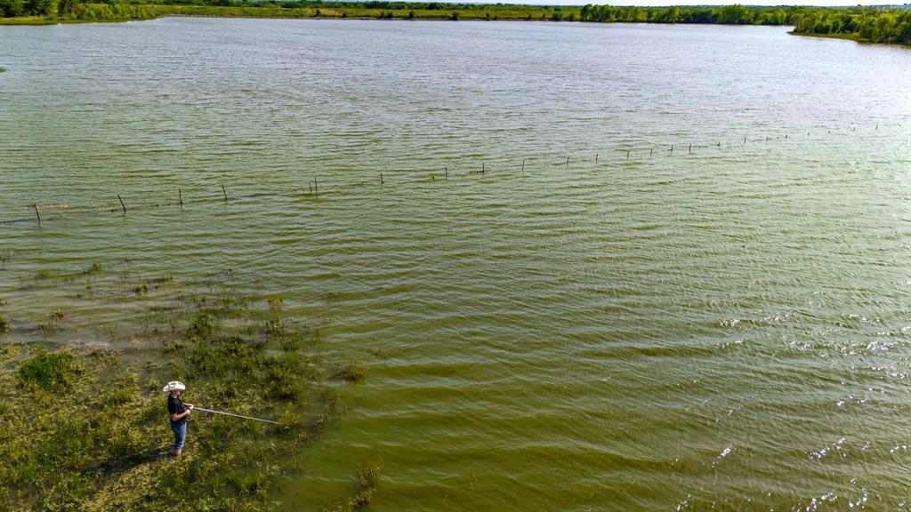 281 St Perrin Tx 76486 Perrin, TX 76486 - Photo 7 of 31 a bathroom with a shower
