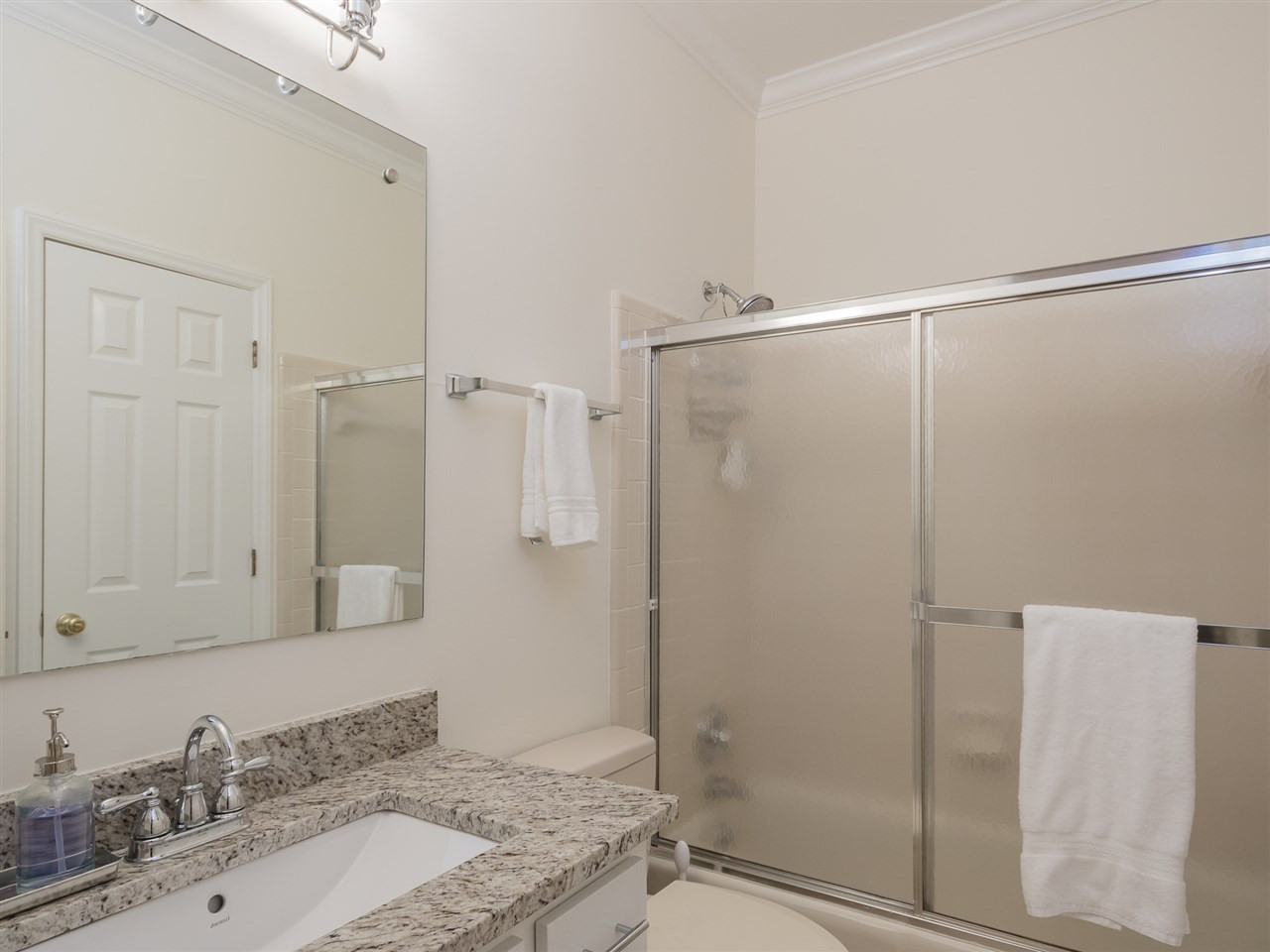4005 Nottaway Road Durham, NC 27707 - Photo 15 of 25 Bathroom