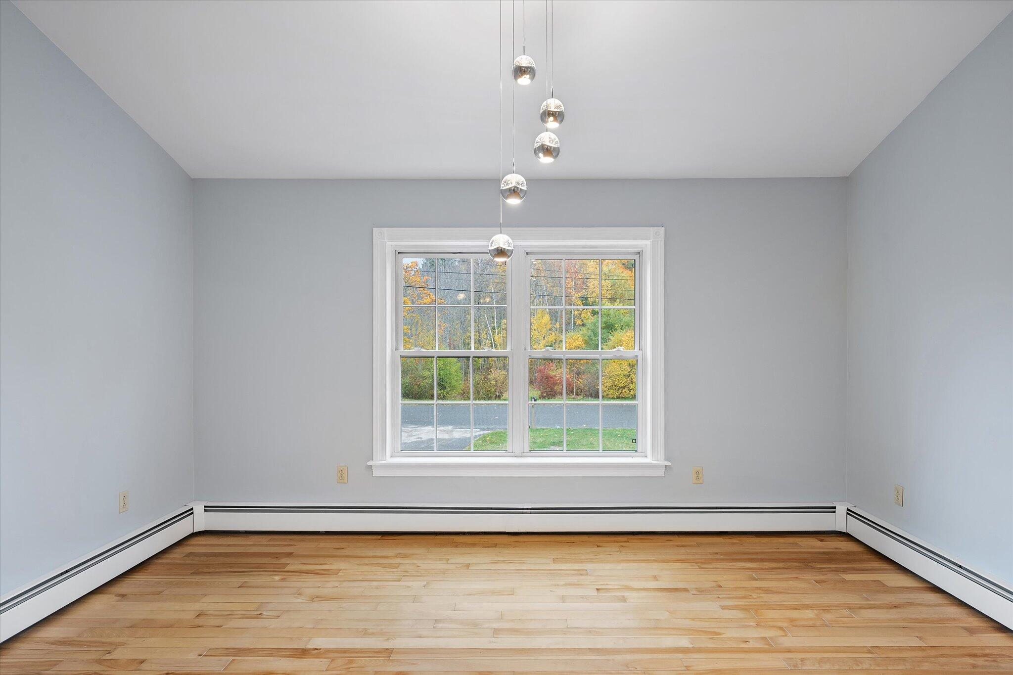 21 Yankee Avenue Bangor, ME 04401 - Photo 11 of 39 11-Living Room
