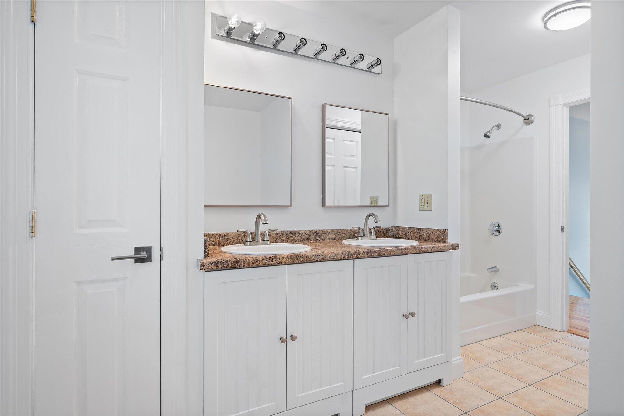 21 Yankee Avenue Bangor, ME 04401 - Photo 17 of 39 17-Bathroom