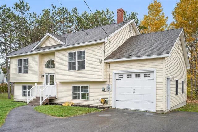 $369,900 | 21 Yankee Avenue, Bangor, ME 04401