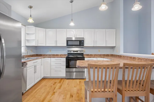 $369,900 | 21 Yankee Avenue, Bangor, ME 04401