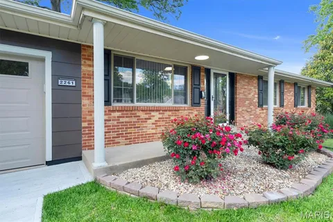 $380,000 | 2261 Eleanor Kay Drive, St. Louis, MO 63125
