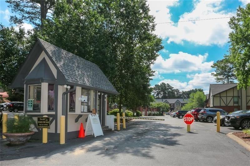 6851 Roswell Road, Unit D10 Atlanta, GA 30328 - Photo 2 of 34