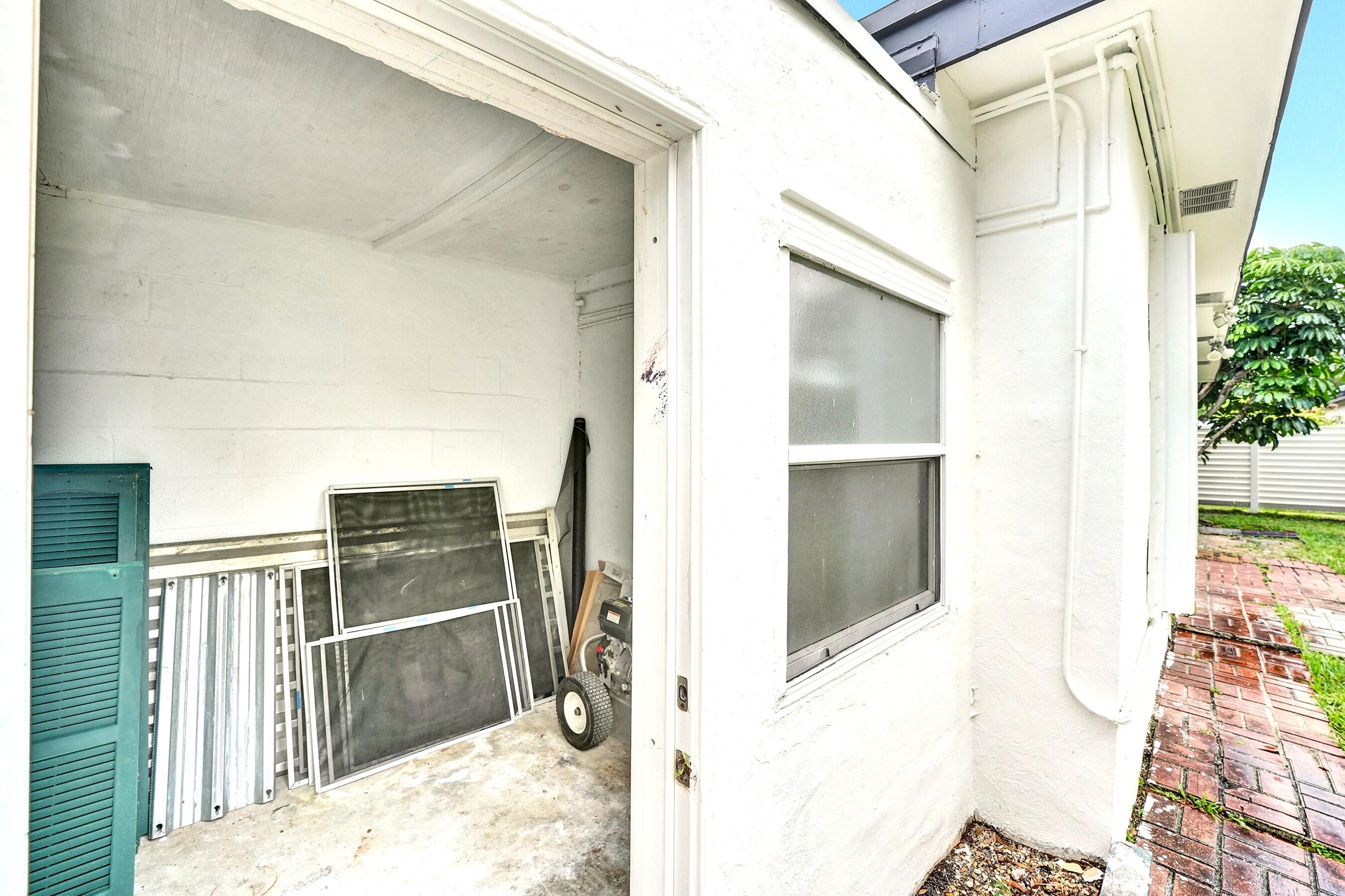 1341 North 30th Road Hollywood, FL 33021 - Photo 55 of 61 DSC08441