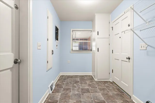 $2,595 | 3085 Savannah Highway, Charleston, SC 29414