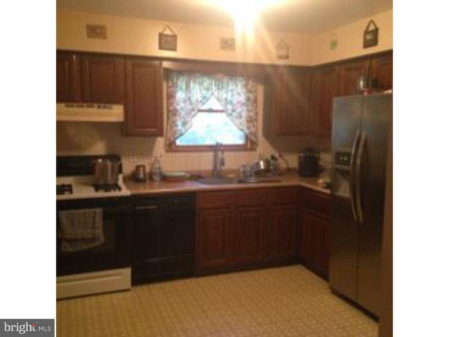 45 Winfield Road Sicklerville, NJ 08081 - Photo 3 of 11 Kitchen