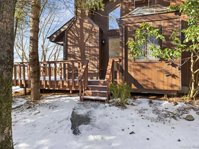 a view of a pathway of a building