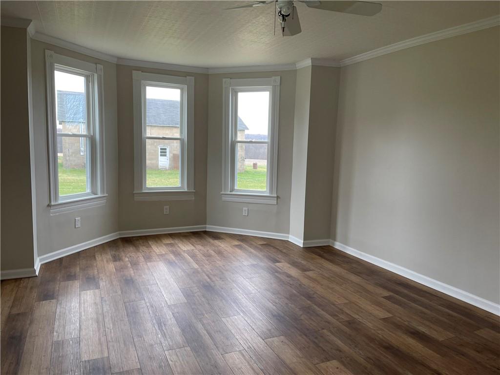133 Weston Road Grove City, PA 16127 - Photo 8 of 44 Living room.