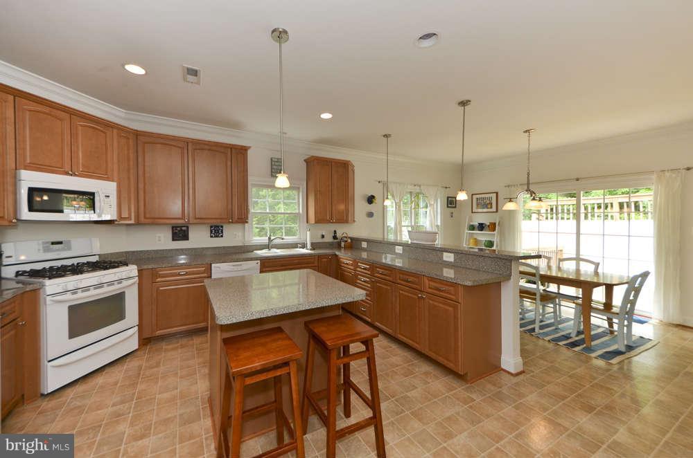 15722 Brandywine Road Dumfries, VA 22025 - Photo 24 of 30 Kitchen