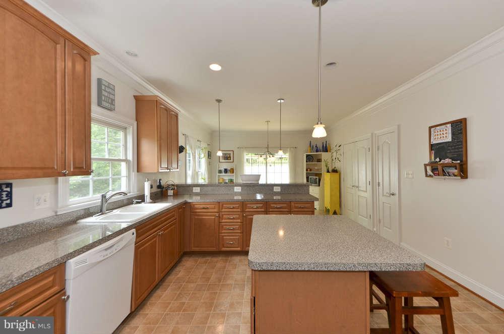 15722 Brandywine Road Dumfries, VA 22025 - Photo 25 of 30 Kitchen