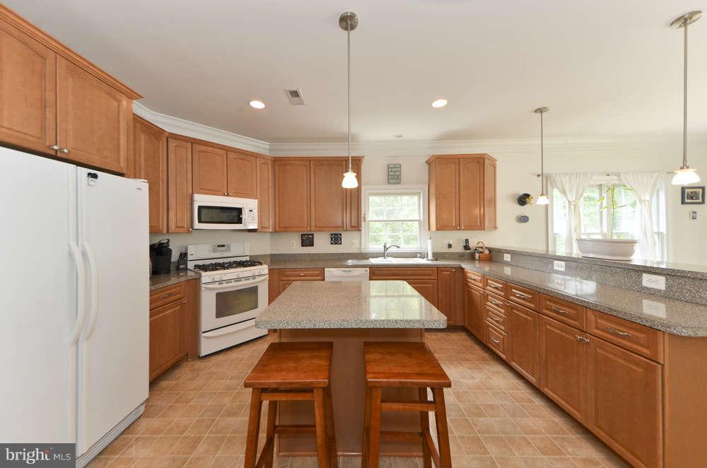 15722 Brandywine Road Dumfries, VA 22025 - Photo 26 of 30 Kitchen