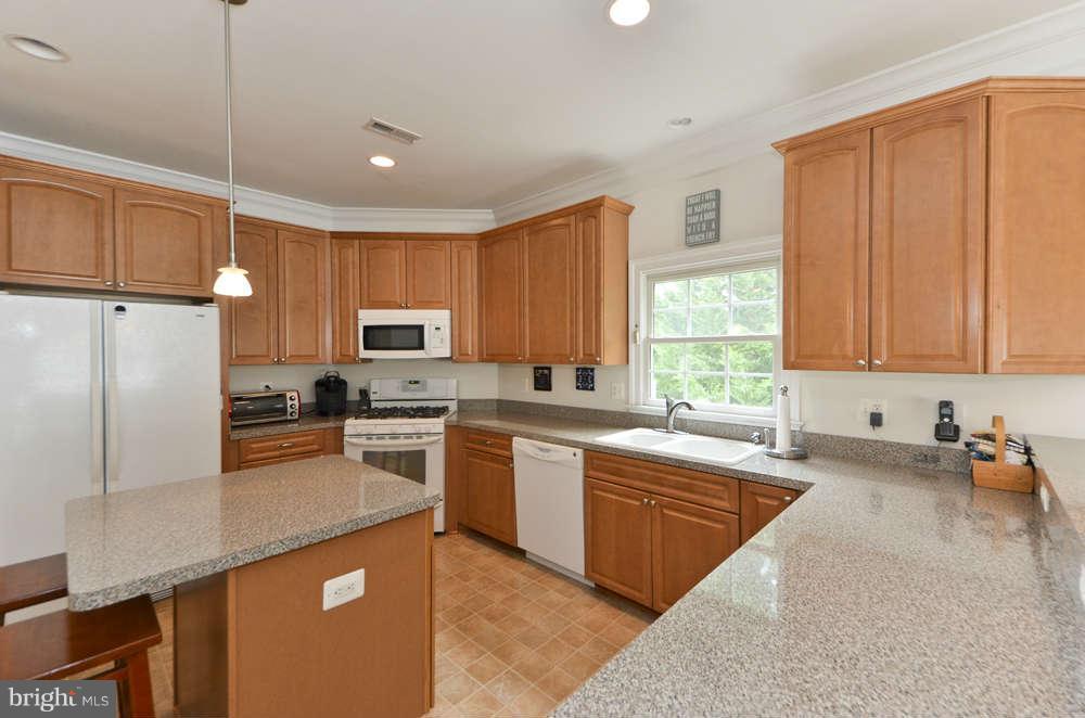 15722 Brandywine Road Dumfries, VA 22025 - Photo 27 of 30 Kitchen